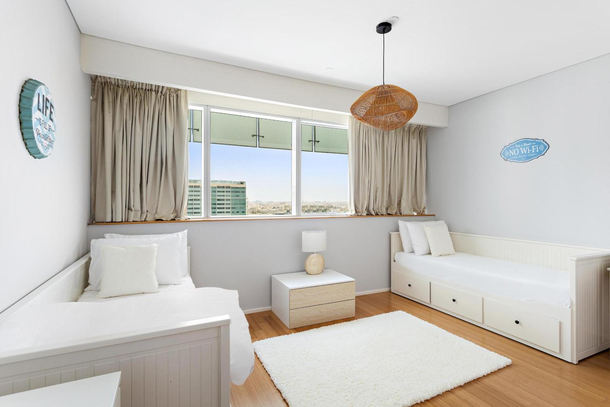 Muneera Island Oasis Stylish 2br In Al Rahba